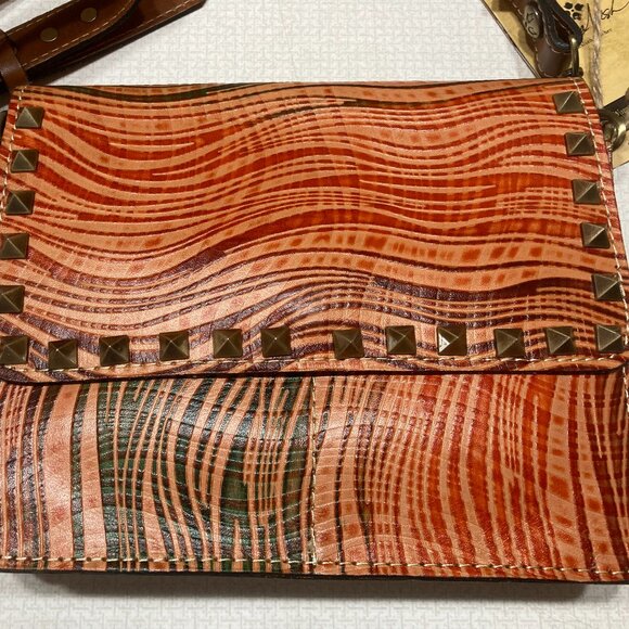 NWT Patricia Nash Hermosa Leather Crossbody in Wavy Stripes and Studs - Picture 2 of 12